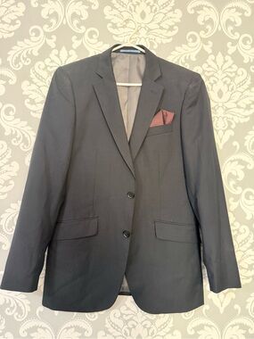 💫4/$25 • Vroom & Dreesmann Two-Button Blazer with Pocket Square